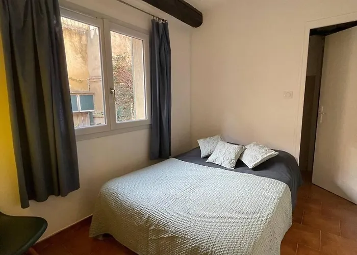 Guest house En Centre Avec Jacuzzi 3*